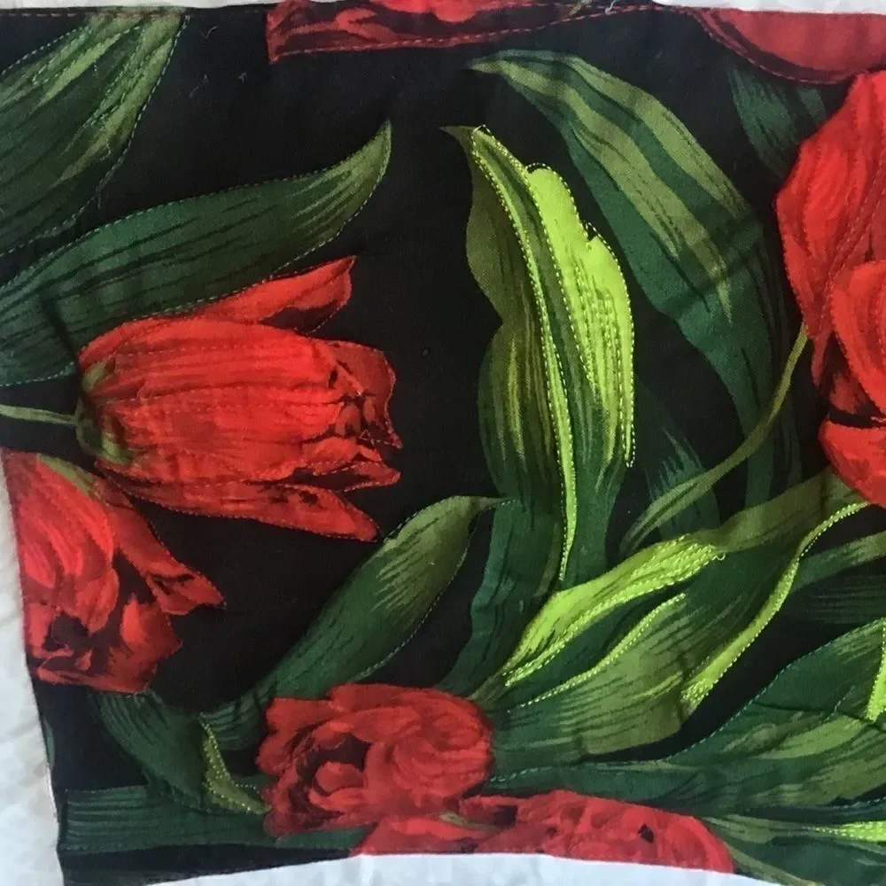 NWT Hand Crafted Tulip Time Quilt